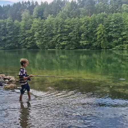 Zacisze Nad Zatoka Przy Jeziorze Feriehus *
